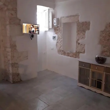 Borgo Bianco 2 *